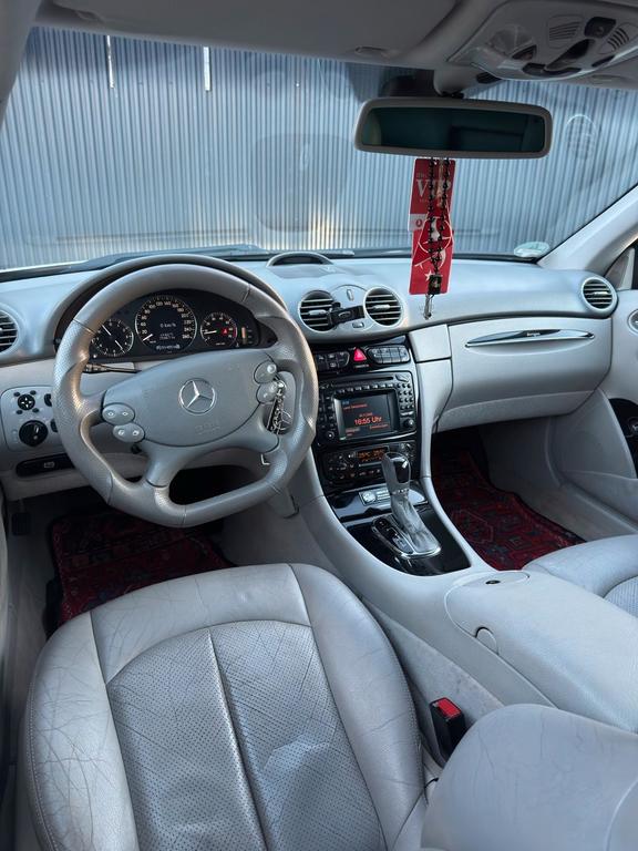 Mercedes-Benz CLK 320