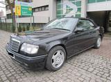 Mercedes-Benz E 220 Cabrio top gepflegt, unfallfrei, Original - Mercedes-Benz E 220 mit Benzin-Antrieb: Sportwagen, Automatik