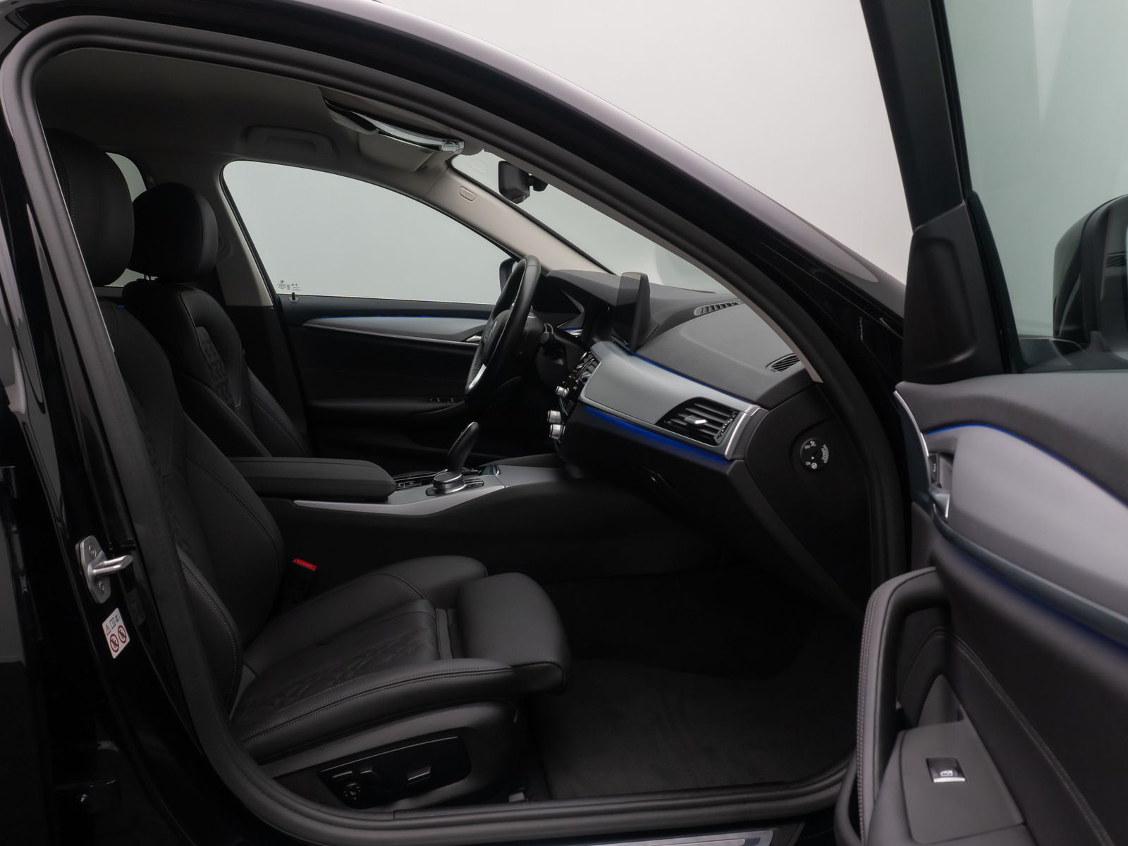 Fahrzeugabbildung BMW 520d xD Laser ACC HUD DAB Kamera DisplKey Alarm