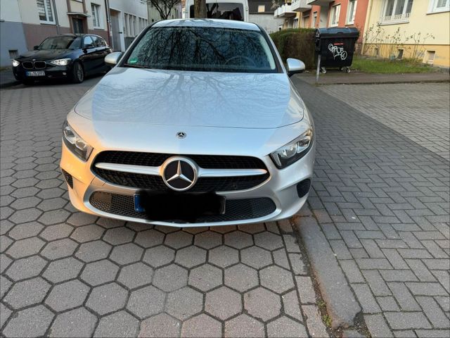 MERCEDES-BENZ Mercedes A200 Limousine
