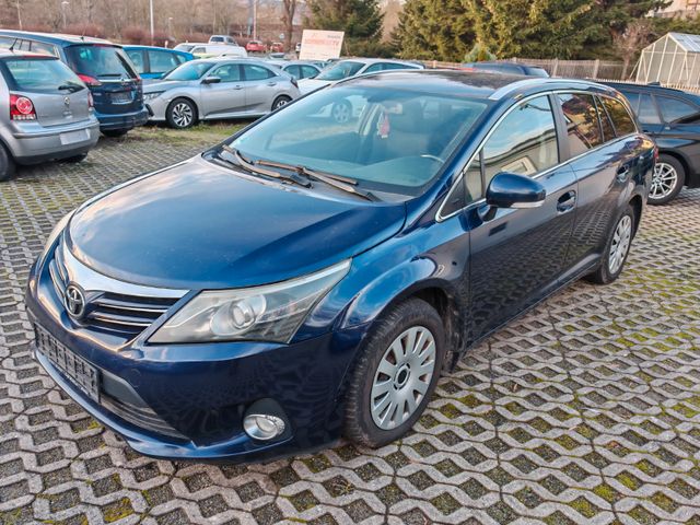 Toyota Avensis Kombi Life 2.0d. 6-gand Klimaautomatik..