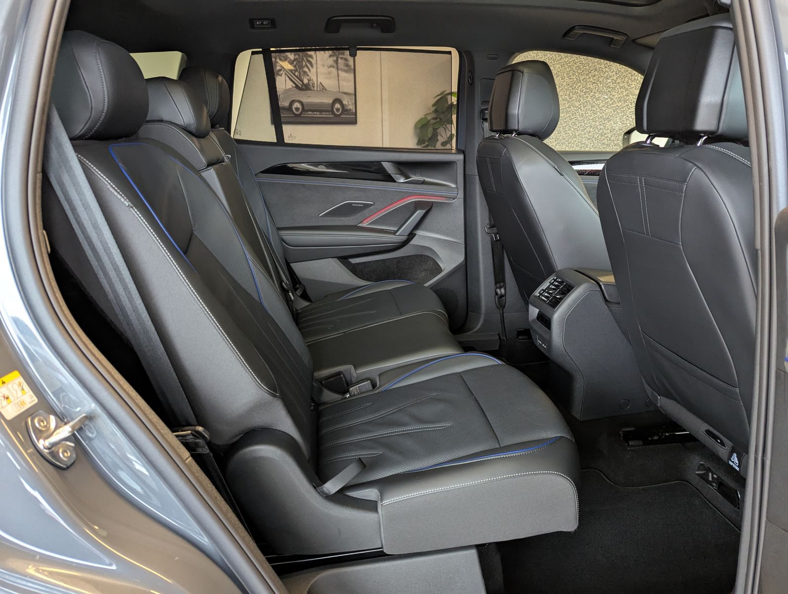 VW Tayron 2.0 R-Line Leder Launch Pano Black AHK 20 - Image 17