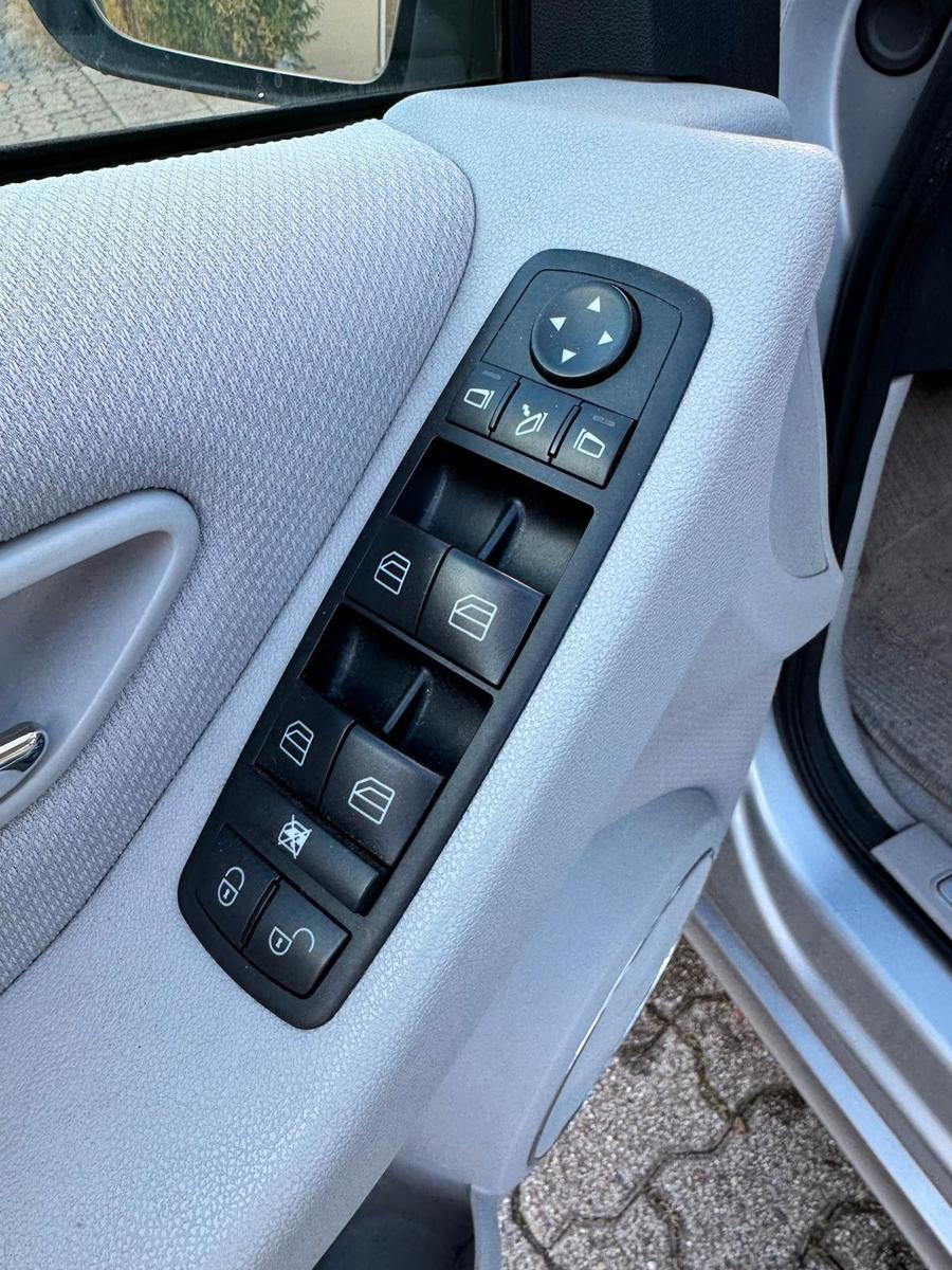 Mercedes-Benz A200 2005 — photo 13