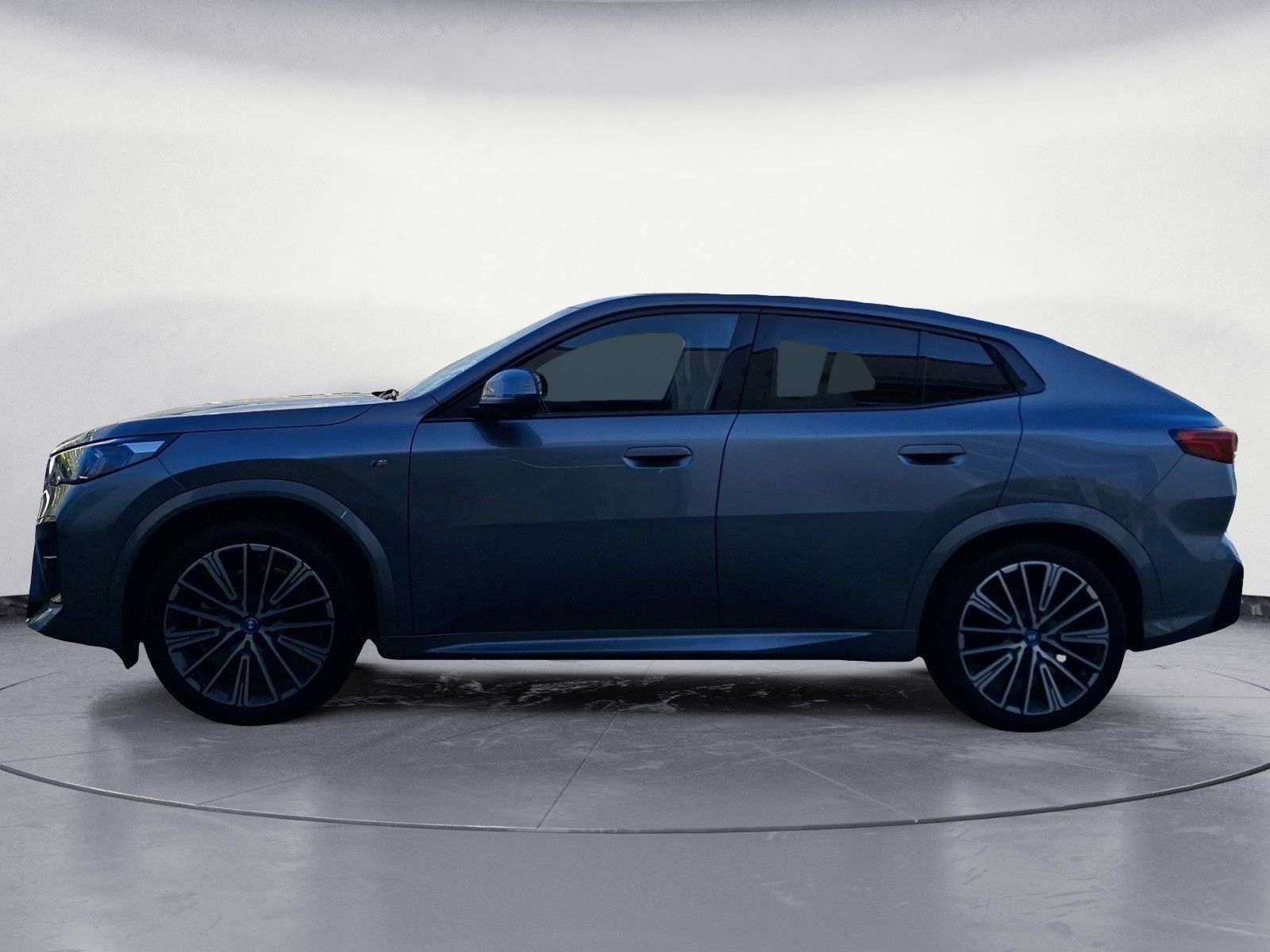 BMW iX2 xDrive30 M Sport iconic Glow Akustikglas 20' foto 3