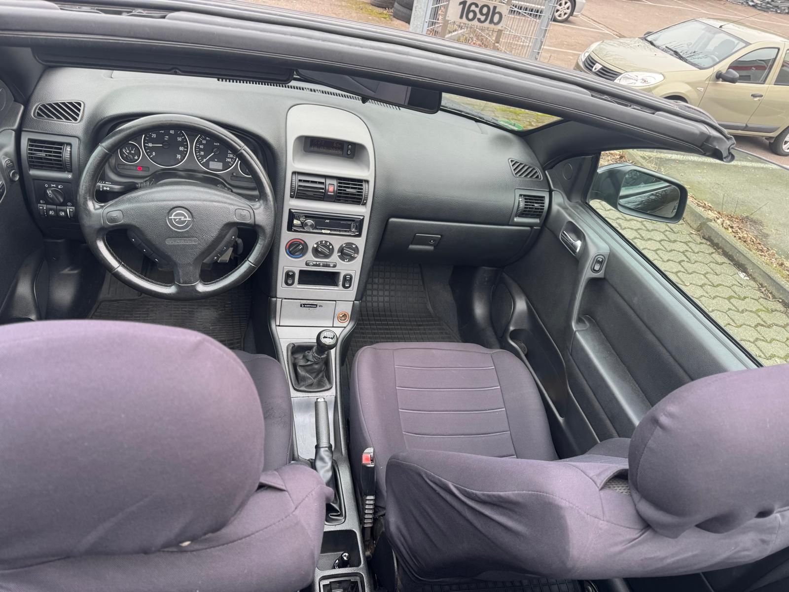Fahrzeugabbildung Opel Astra Cabrio 1.6 TWINPORT Bertone
