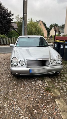 Mercedes-Benz Mercedes Benz E320 Avantgarde