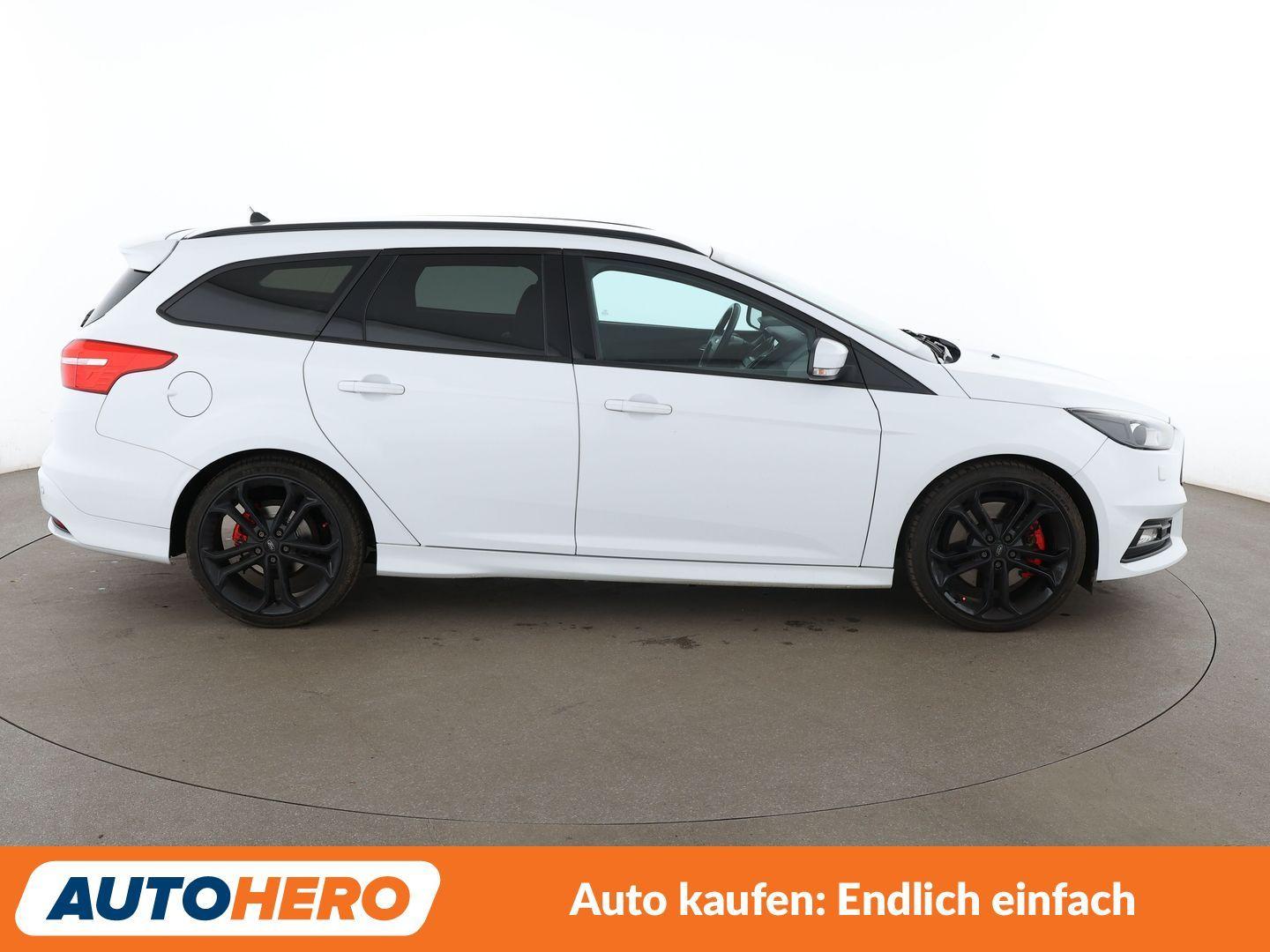 Ford Focus 2.0 EcoBoost ST*NAVI*XENON*TEMPO*CAM*PDC*