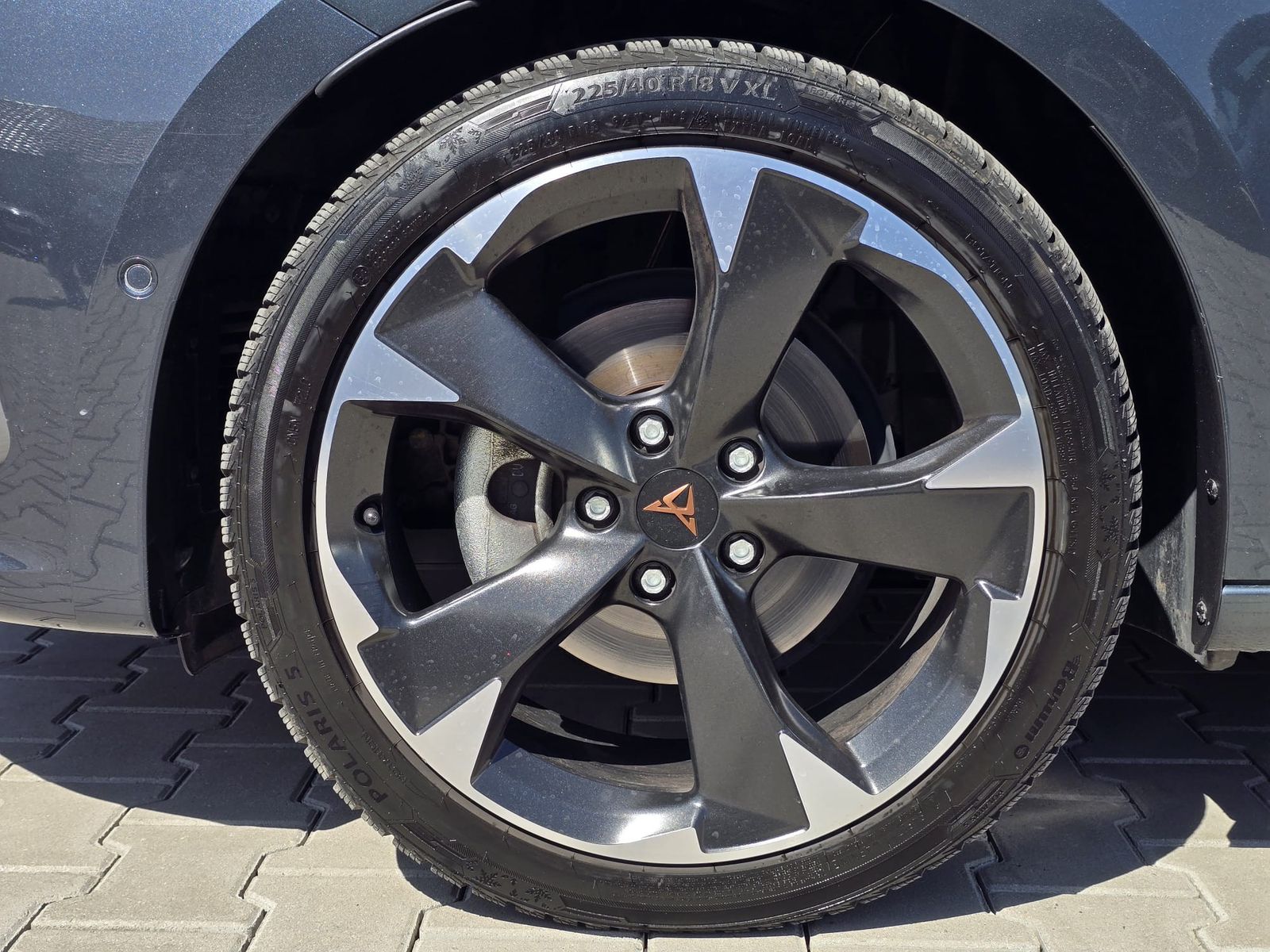Fahrzeugabbildung CUPRA Leon 1.5 eTSI DSG MATRIX*PANO*ACC*DCC*KAM*WINTER