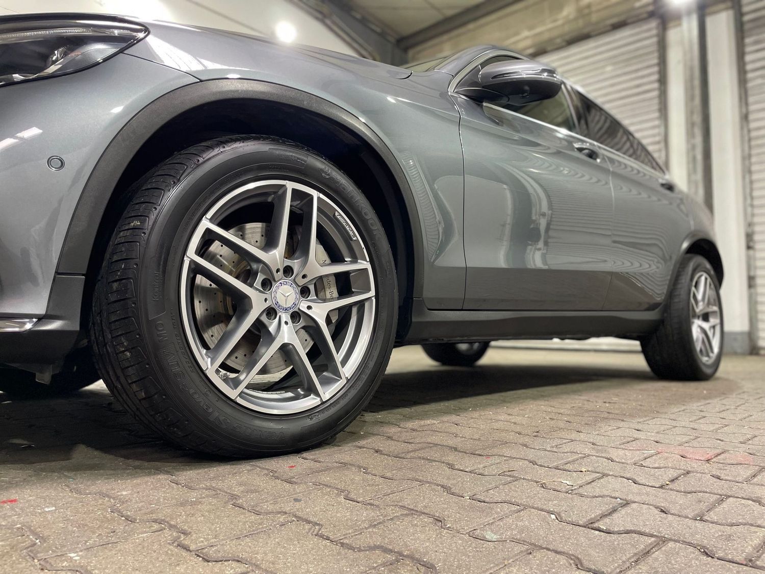 Fahrzeugabbildung Mercedes-Benz GLC 220 d 4Matic AMG RideControl#LED#360°#Ambien