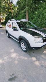 Dacia Duster 1.6 16V 105 4x2 Lauréate Klim... - Dacia Duster mit Benzin-Antrieb: Kombi