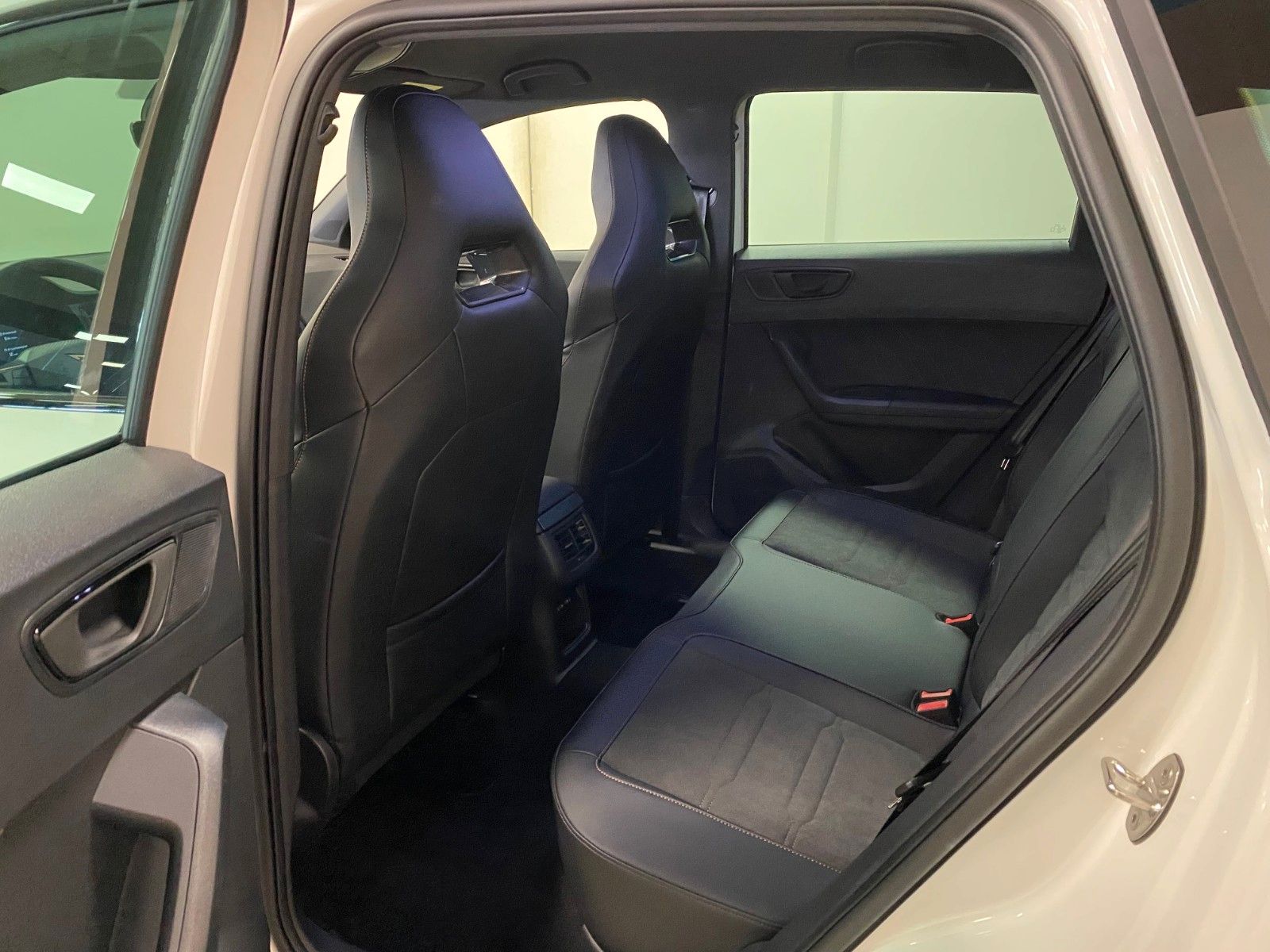 Fahrzeugabbildung CUPRA Ateca 1.5 TSI DSG+AHK schwenk+5 J Garantie+19"+