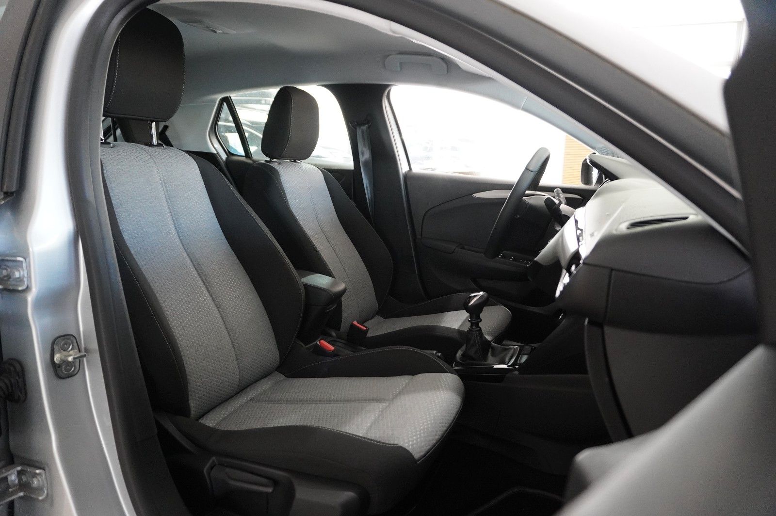 Fahrzeugabbildung Opel Corsa F 1.2 FACELIFT NAVI/LED/KAMERA/VIRTU./DAB+