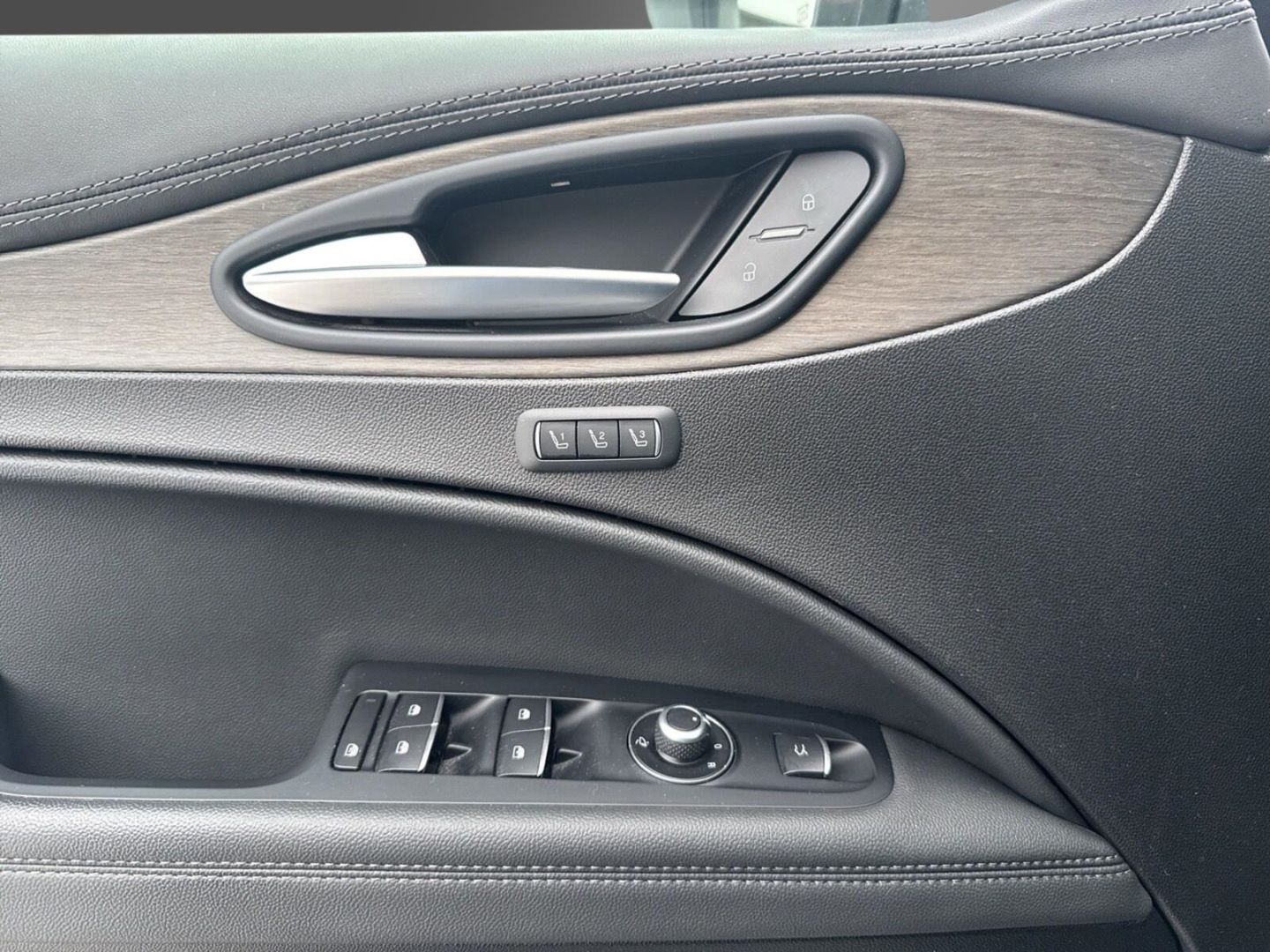 Fahrzeugabbildung Alfa Romeo Stelvio Super Q4 -Panoramadach-Xenon-AHK-