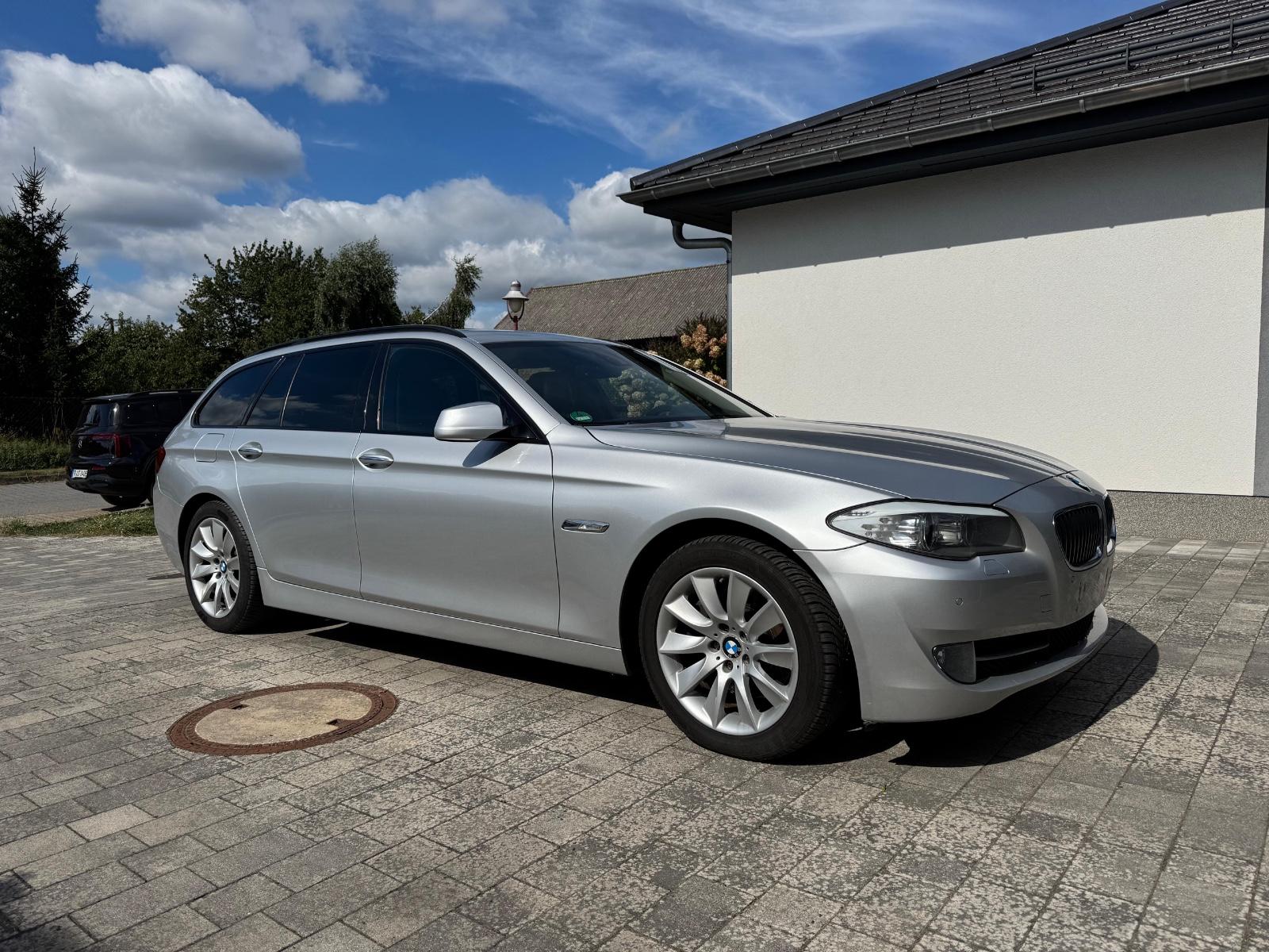 BMW 530 2012 — photo 9