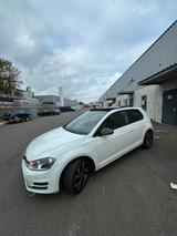 Volkswagen Golf 7 1.6 TDI BlueMotion 2013, Panoramadach - Volkswagen Golf mit Diesel-Antrieb: Sportwagen