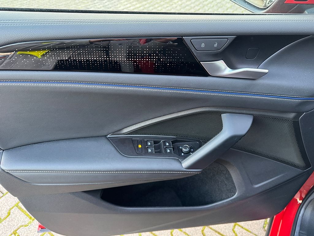 Tiguan 2.0 TDI 4MOTION R-LINE *AHK*STDHZG*