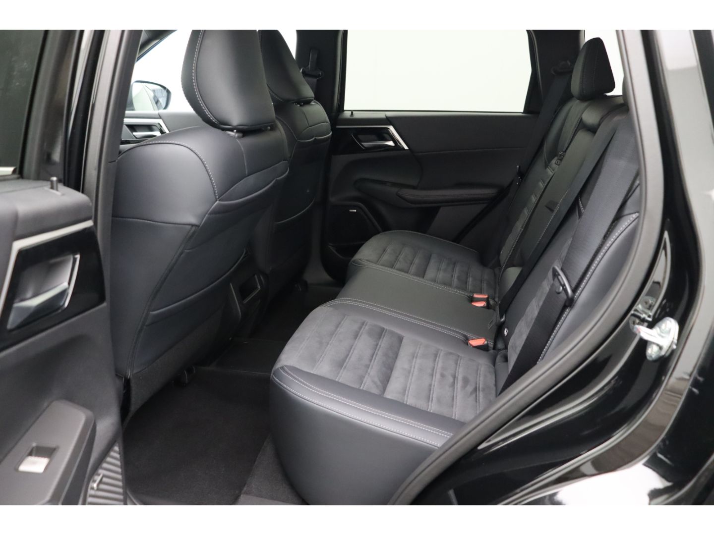 Fahrzeugabbildung Mitsubishi Plug-in Hybrid Outlander Select 2,4l PHEV  ACC
