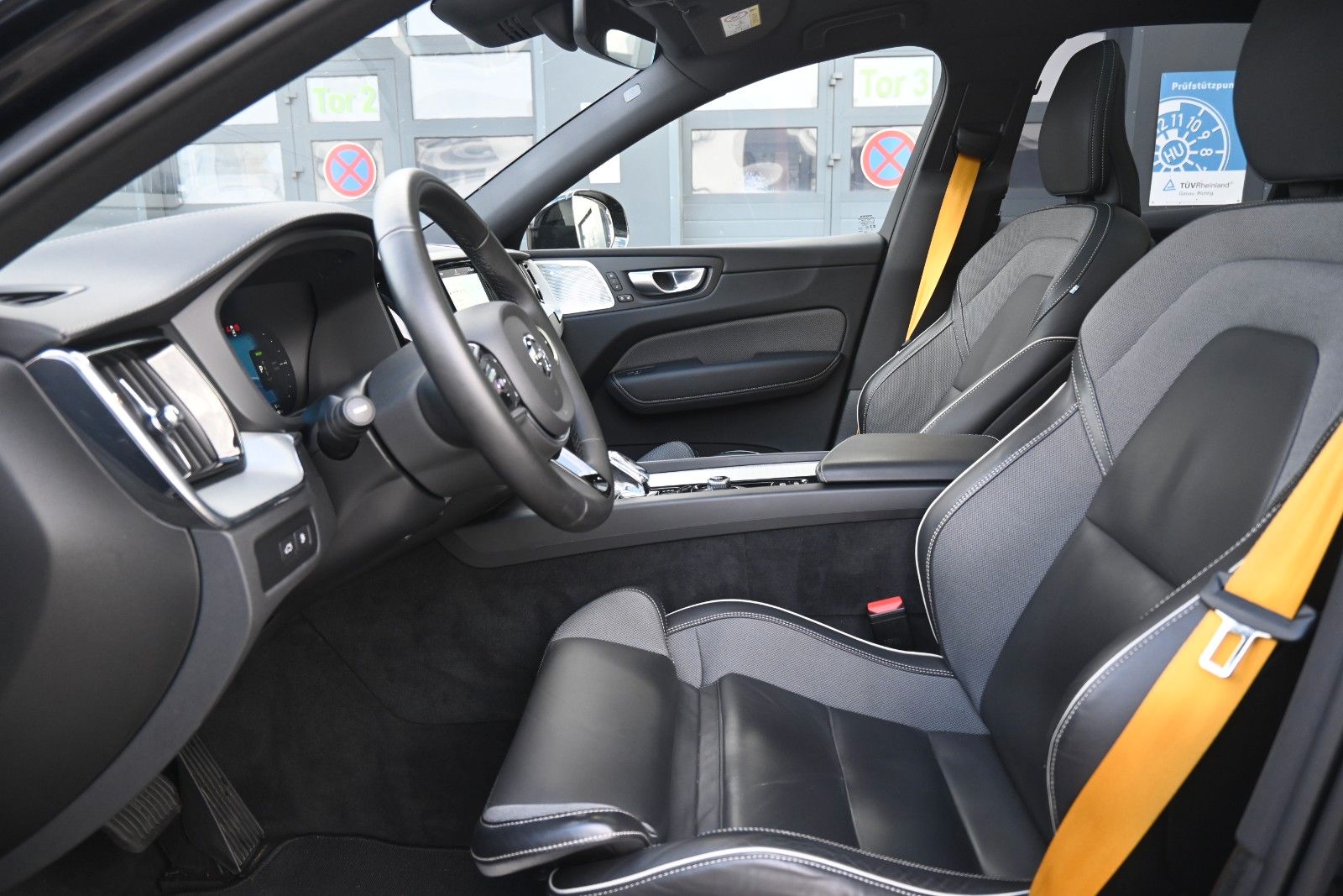 Fahrzeugabbildung Volvo XC60 T8 AWD Polestar Engineered Plug-In Hybrid