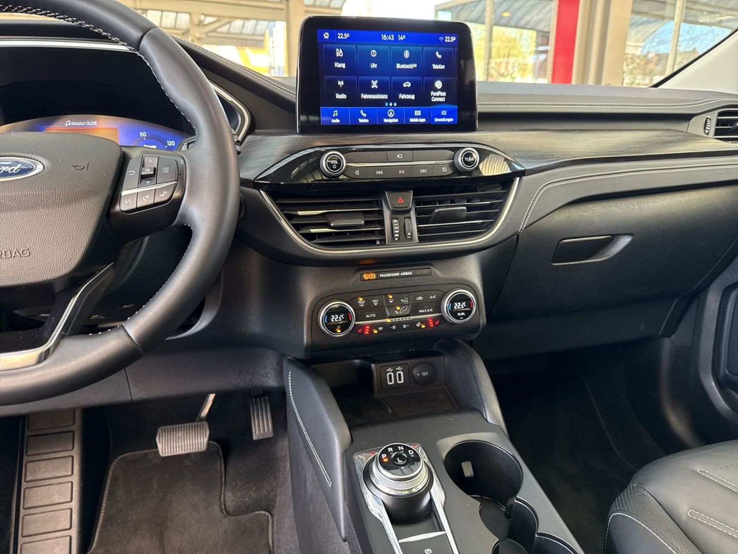 Fahrzeugabbildung Ford Kuga Hybrid Vignale/Hagelschaden/AHK schwenkb/Pa