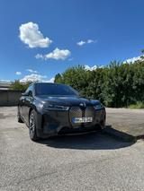 BMW xDrive50 1ST-EDITION*SKY*B&W+PANO*AHK+LASER+22" - BMW iX von privat