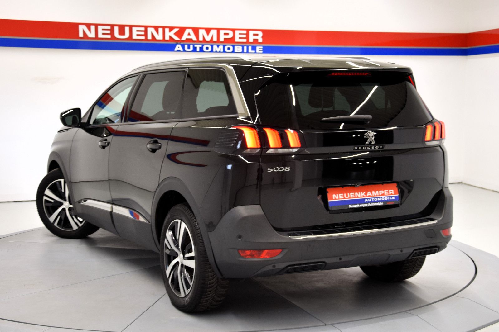 Fahrzeugabbildung Peugeot 5008 Allure Full-LED Sitzheizung Kamera AppleCar