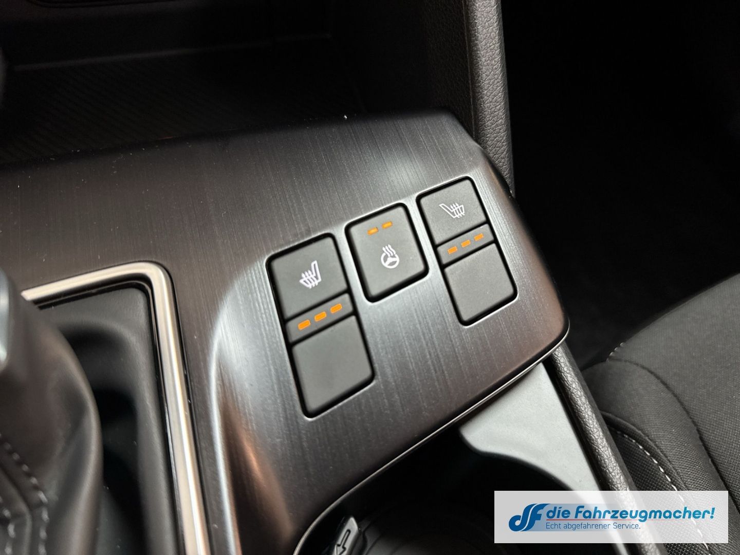 Fahrzeugabbildung Kia Sportage 1.6 T-GDI AWD 7DCT 2-Zonen-Klimaautomat