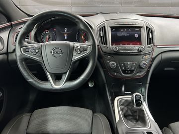 Opel Insignia - 12