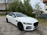 Jaguar XE SE AWD  Navi 204PS Kamera 1.HAND - Jaguar mit Diesel-Antrieb