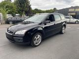 Ford Focus Turnier Ghia - Ford Focus: Ghia