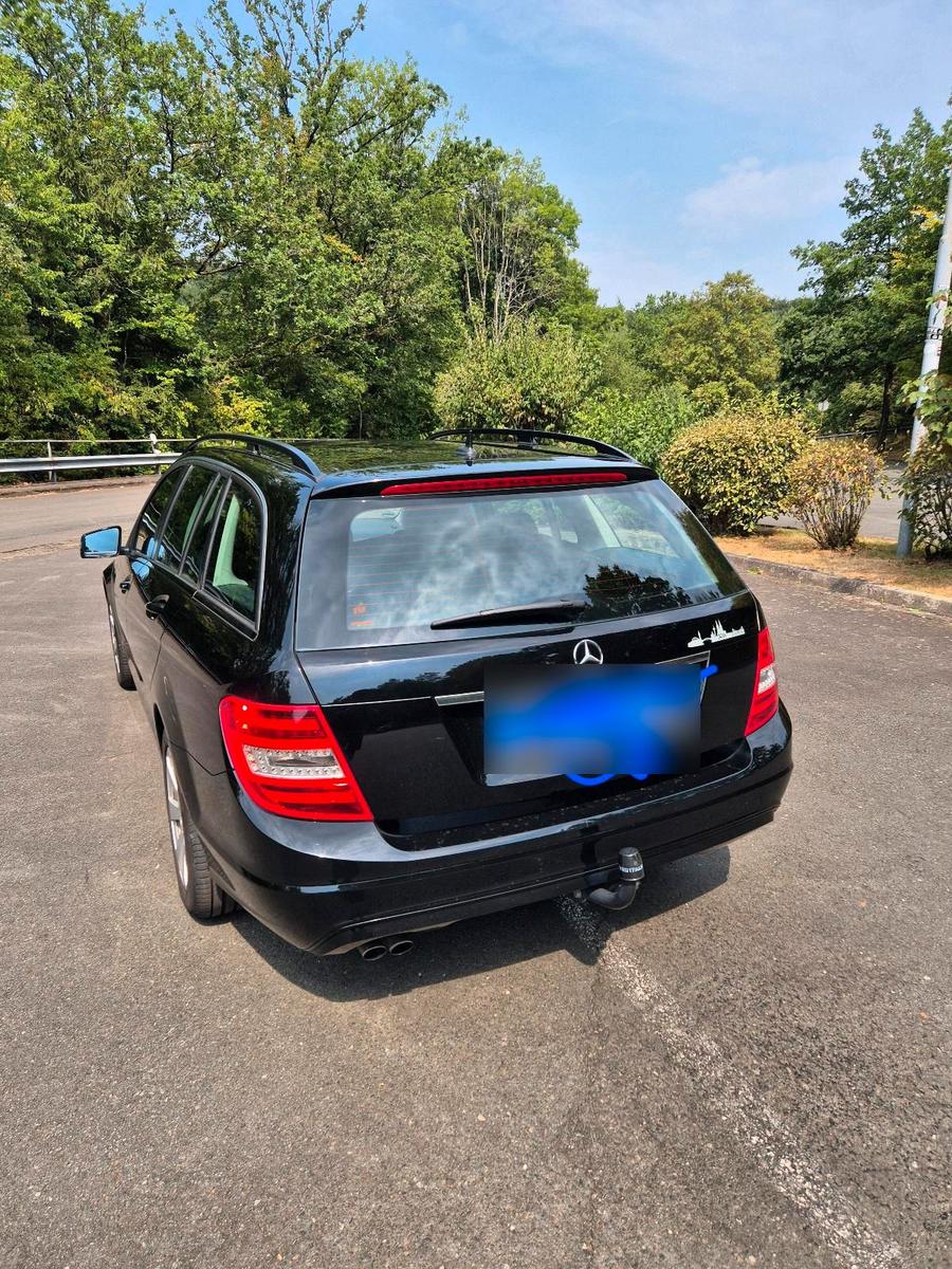 Mercedes-Benz C200 2013 — rear view