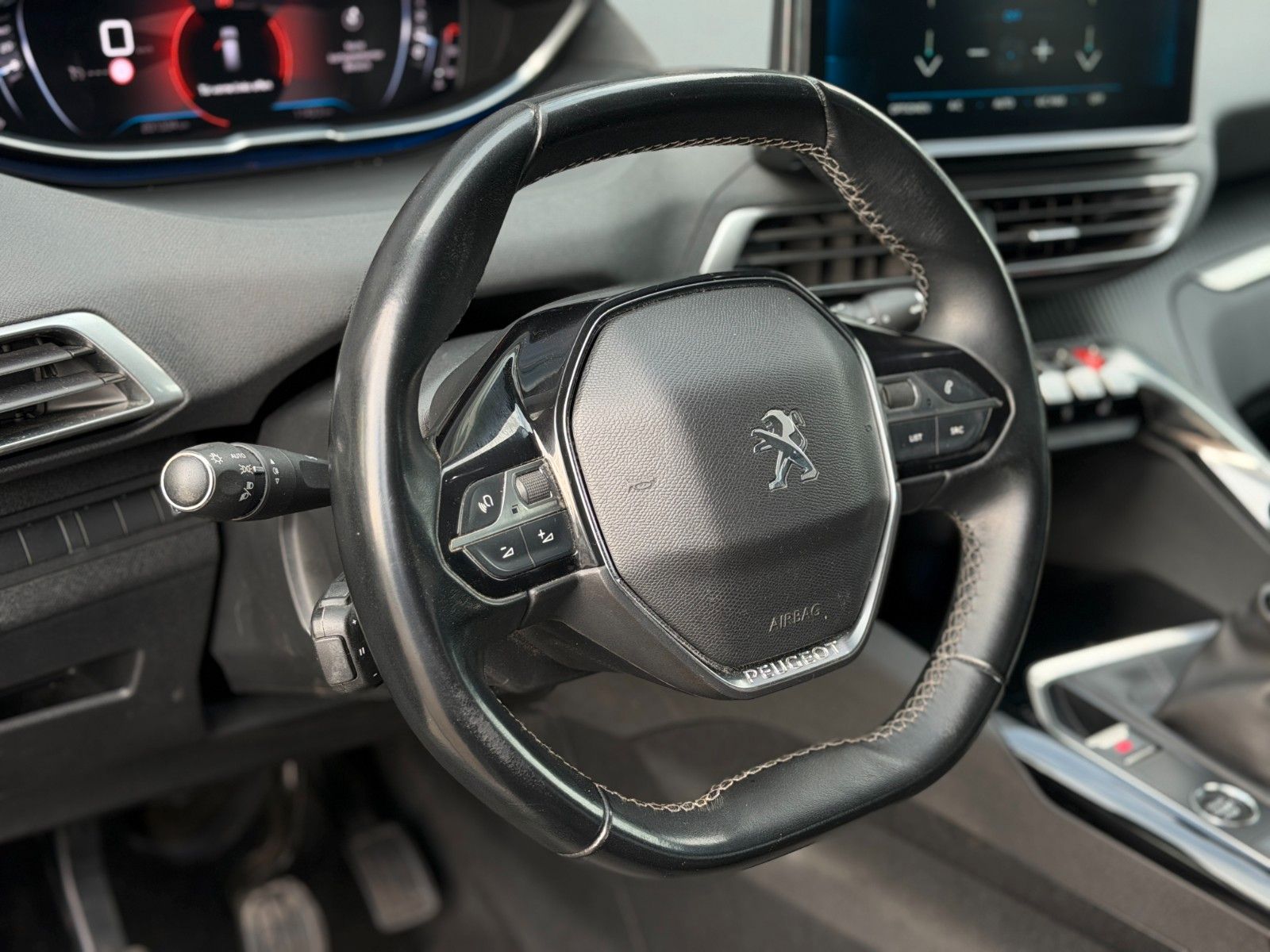 PEUGEOT 5008 5008 Allure 7-Sitzer/1-HAND/CAM/MwSt/SHZ – Ansicht 22