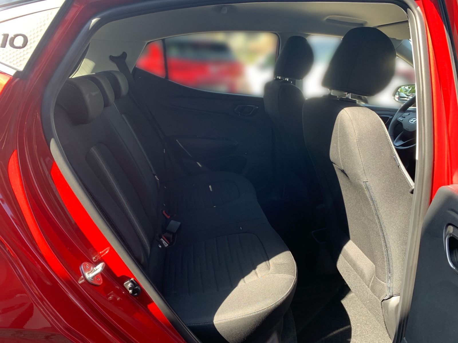 Fahrzeugabbildung Hyundai i10 1.2 PDC Navi Kamera 8Fach Bereift