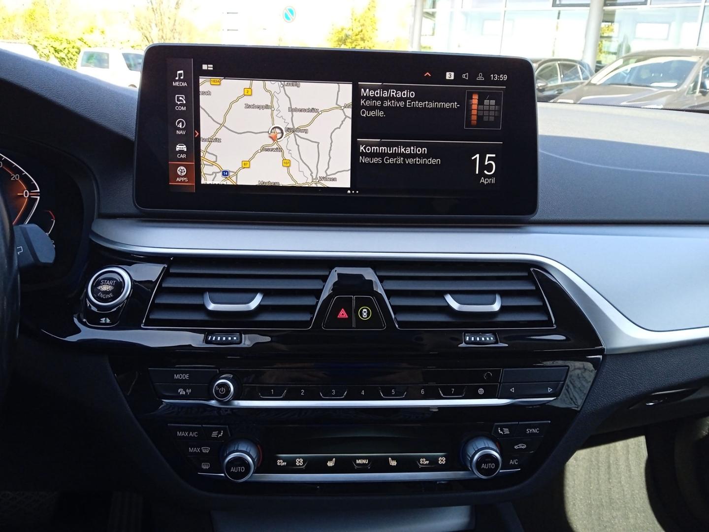 BMW 530 d xDrive Tour+HUD+KAMERA+ACC+AHK+LENKRADHZG+