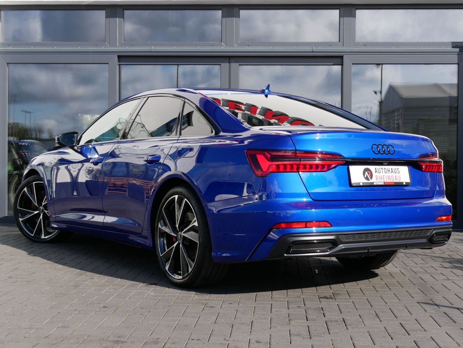 Fahrzeugabbildung Audi A6 55 TFSI e quattro sport MATRIX LED 21" B&O