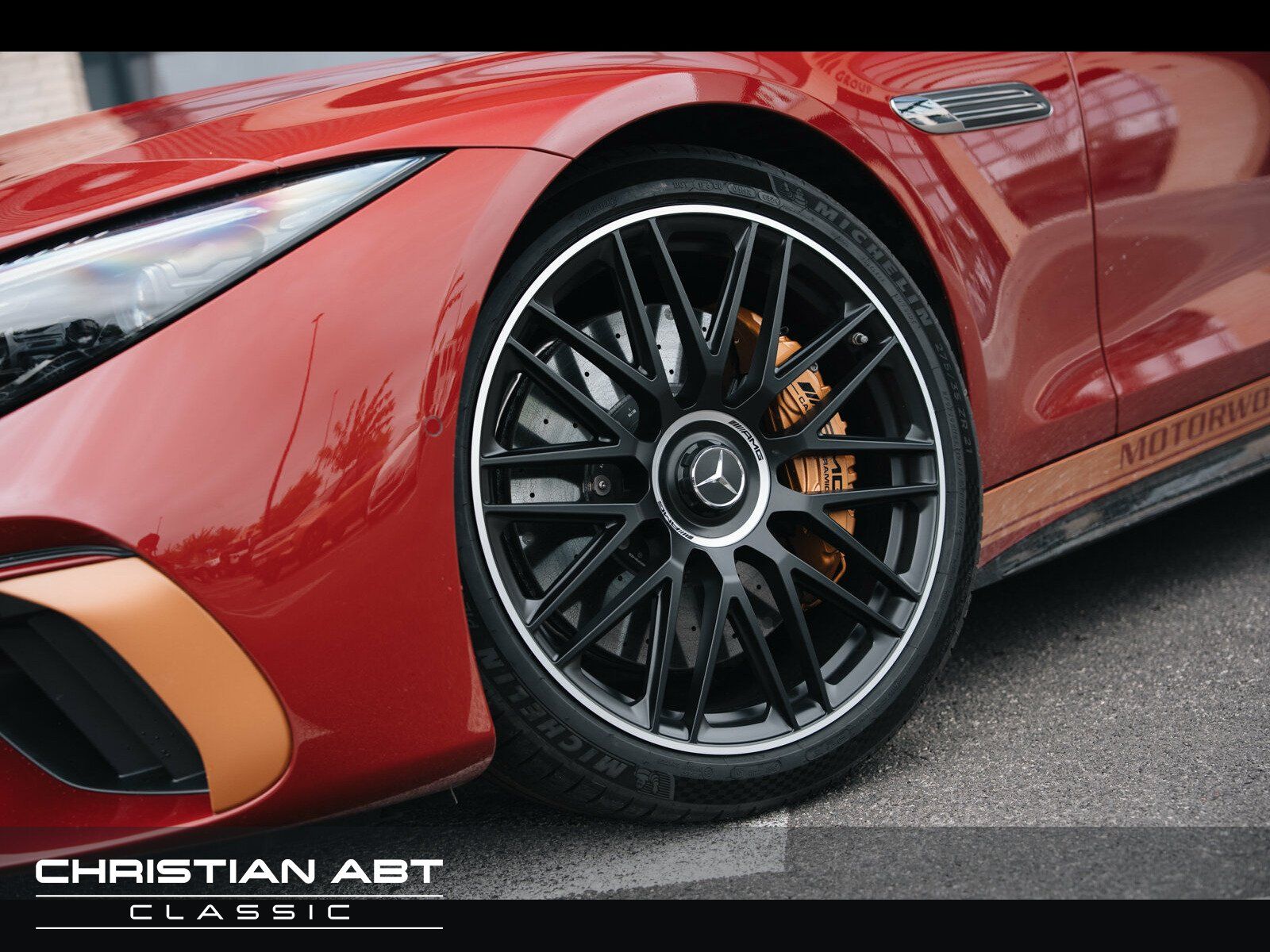 Fahrzeugabbildung Mercedes-Benz SL 63 AMG 4Matic Burmester Navi/Nachtsichtass.