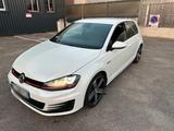 Volkswagen Golf 7 2.0 TFSI 220ps automatik DSG6 - Volkswagen Golf: TFSI
