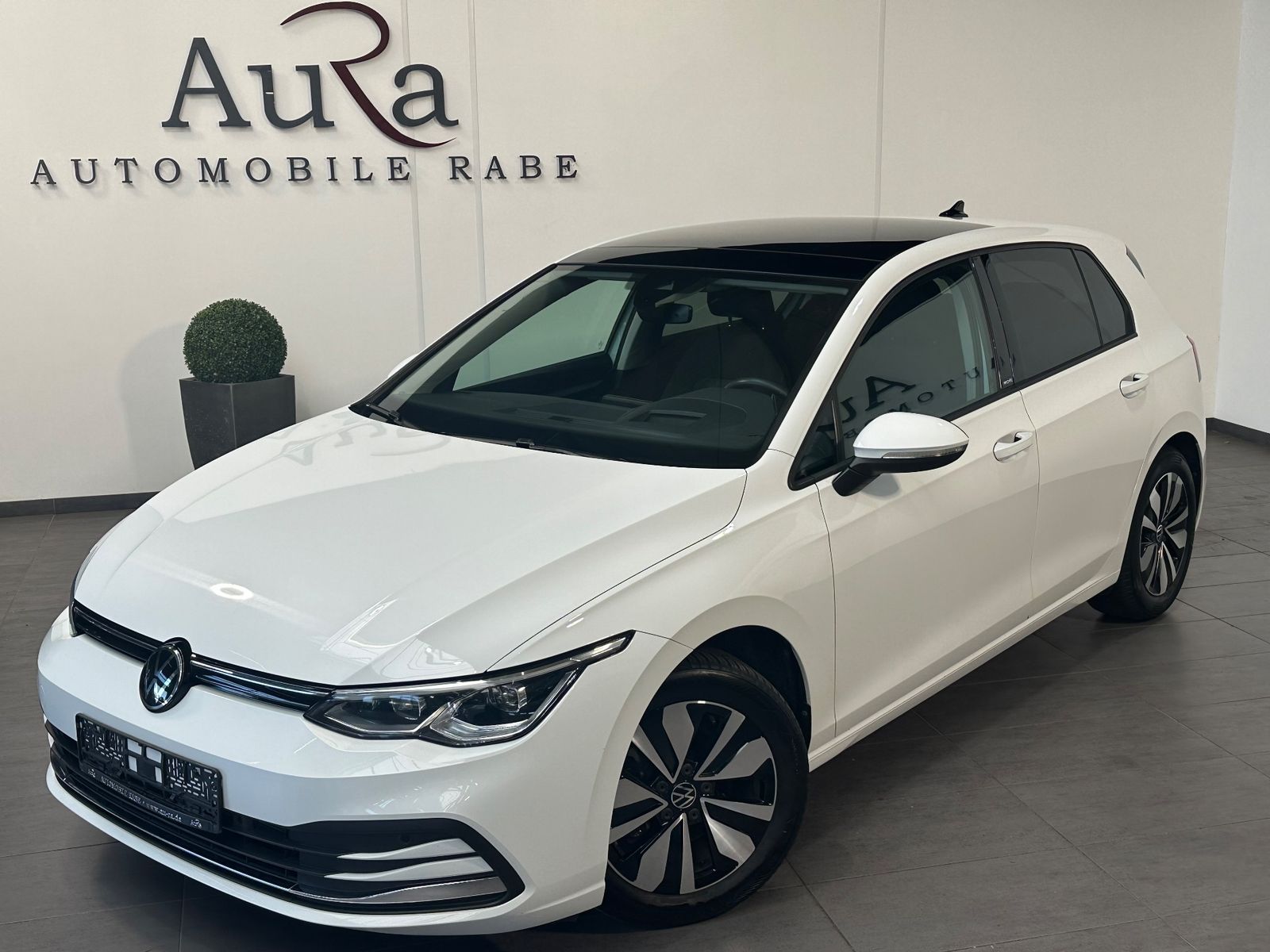Volkswagen Golf VIII 2.0 TDI DSG MOVE NAV PANO AHK HUD KAM foto 2