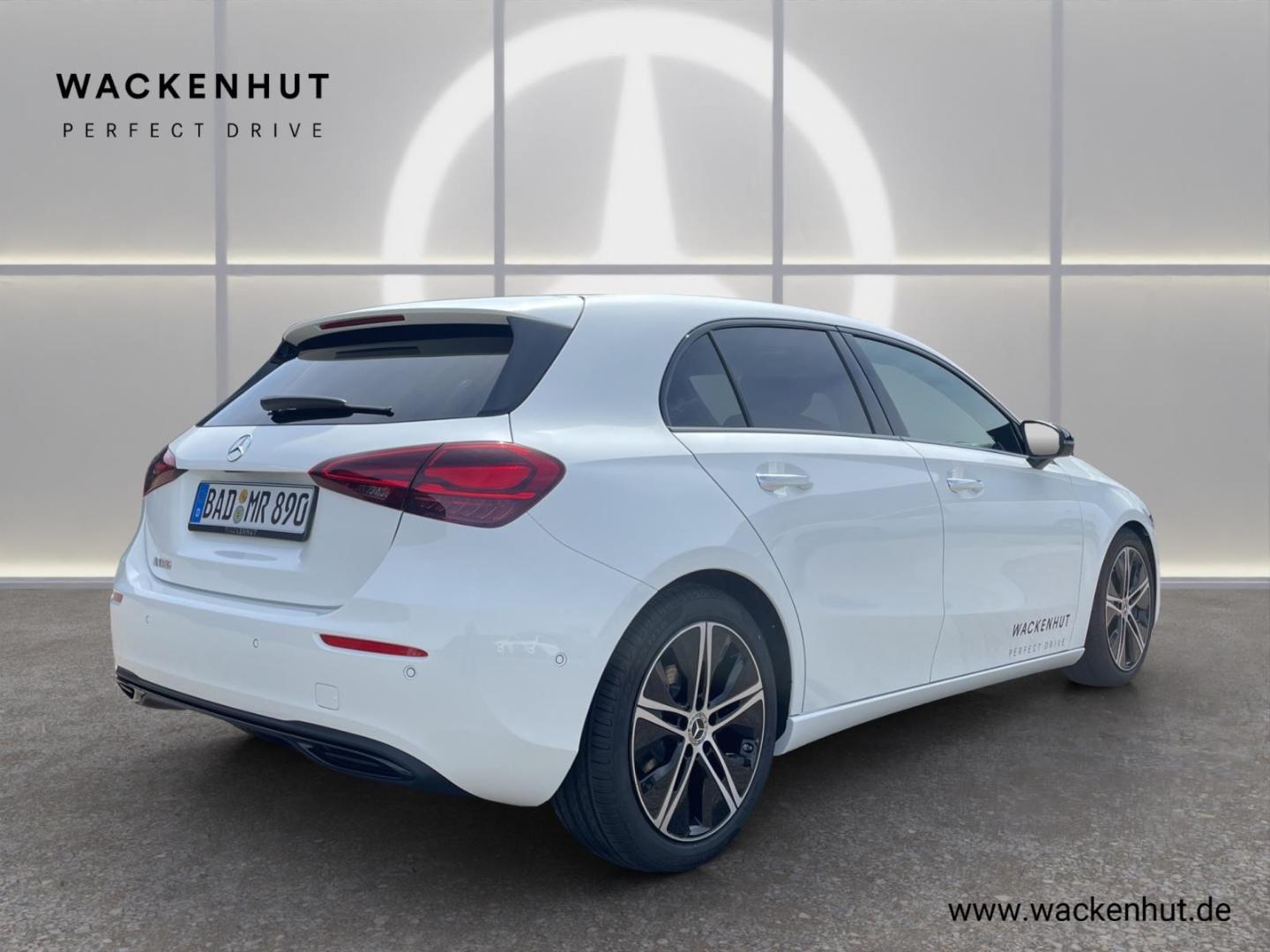 Mercedes-Benz A 180 PROGRESSIVE ADV.+ NIGHT PANO AHK STDHZ DIS