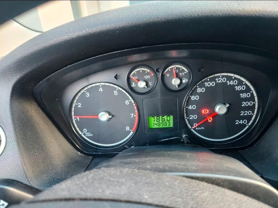 Ford Focus 2006 — photo 7