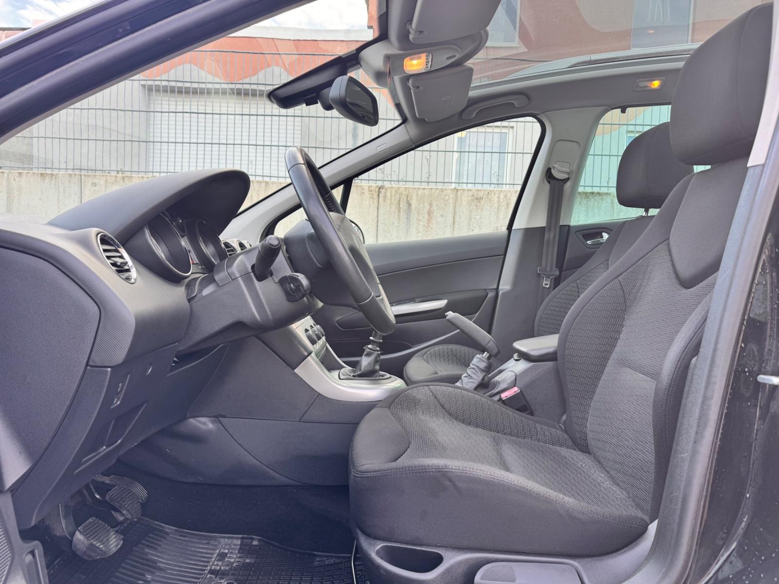 Peugeot 308 2010 — photo 20