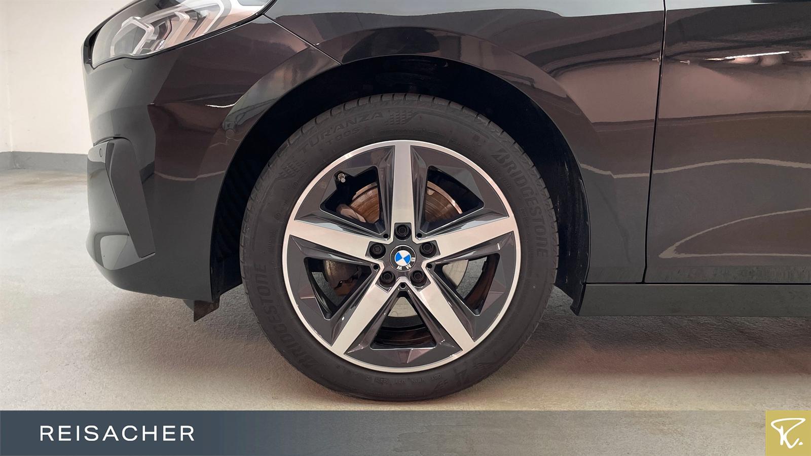 BMW 220i A Active Tourer LC+,AHK,DA+,PA,ACC,SpSitze,