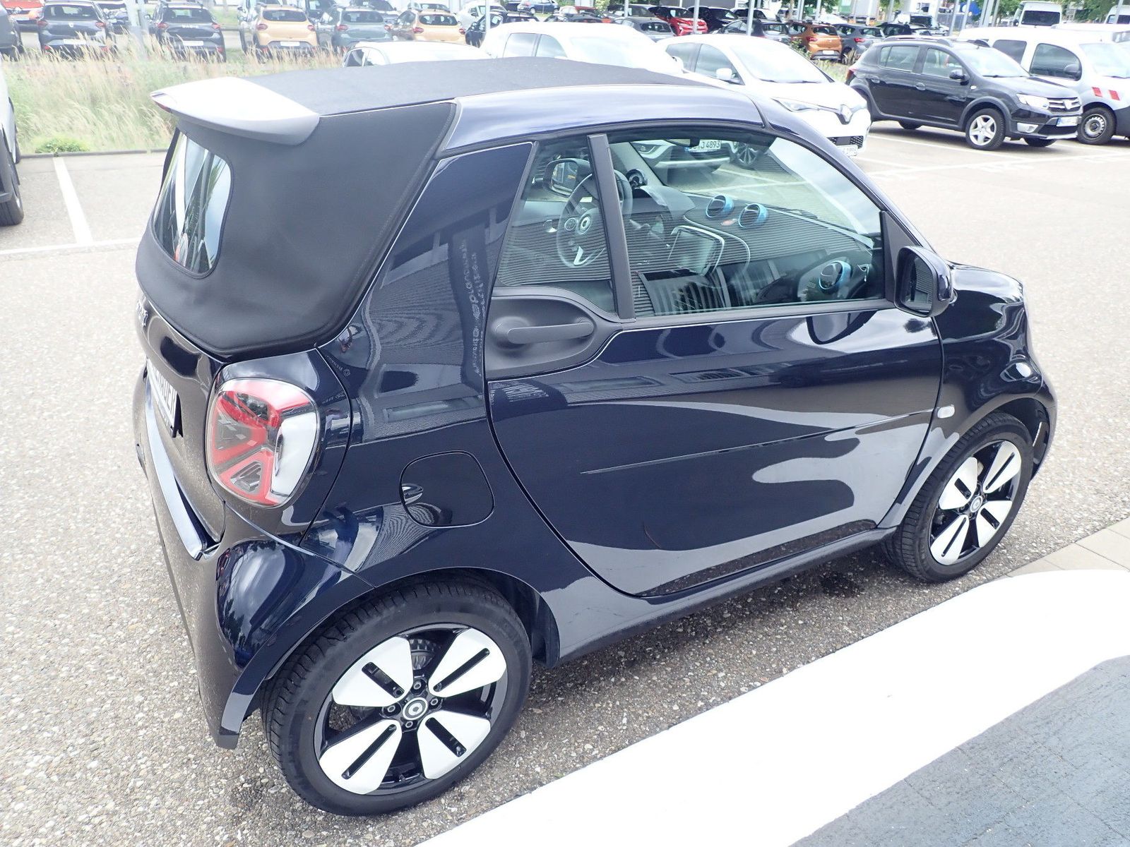 Fahrzeugabbildung Smart ForTwo cabrio EQ electric drive