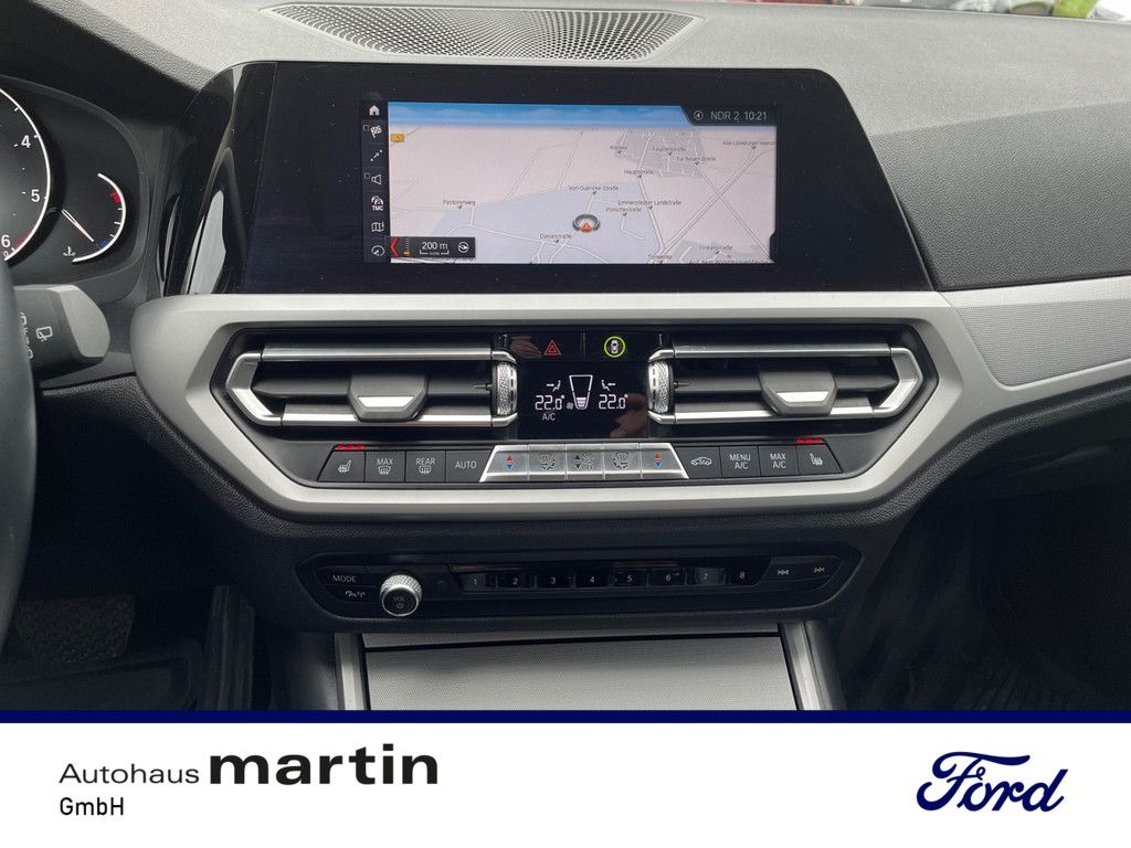Fahrzeugabbildung BMW 320 d xDrive Advantage PDC SHZ NAVI W-LAN LED