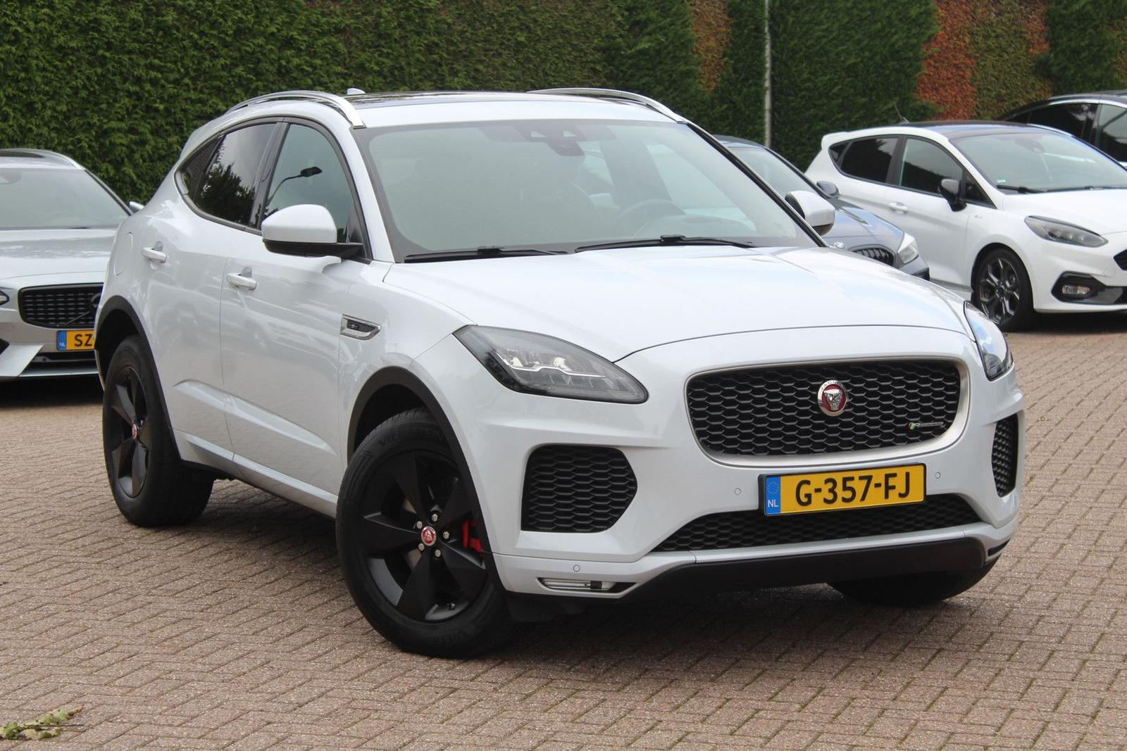 Jaguar E-Pace 2.0 P250 AWD SE / Panoramadak / Camera /
