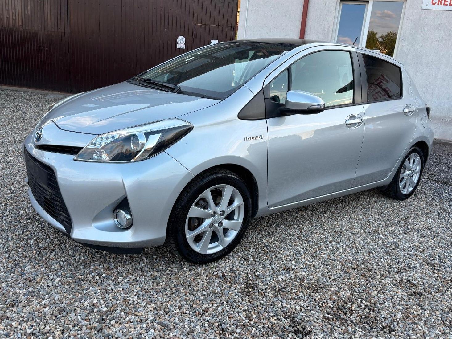 Toyota Yaris Hybrid Basis