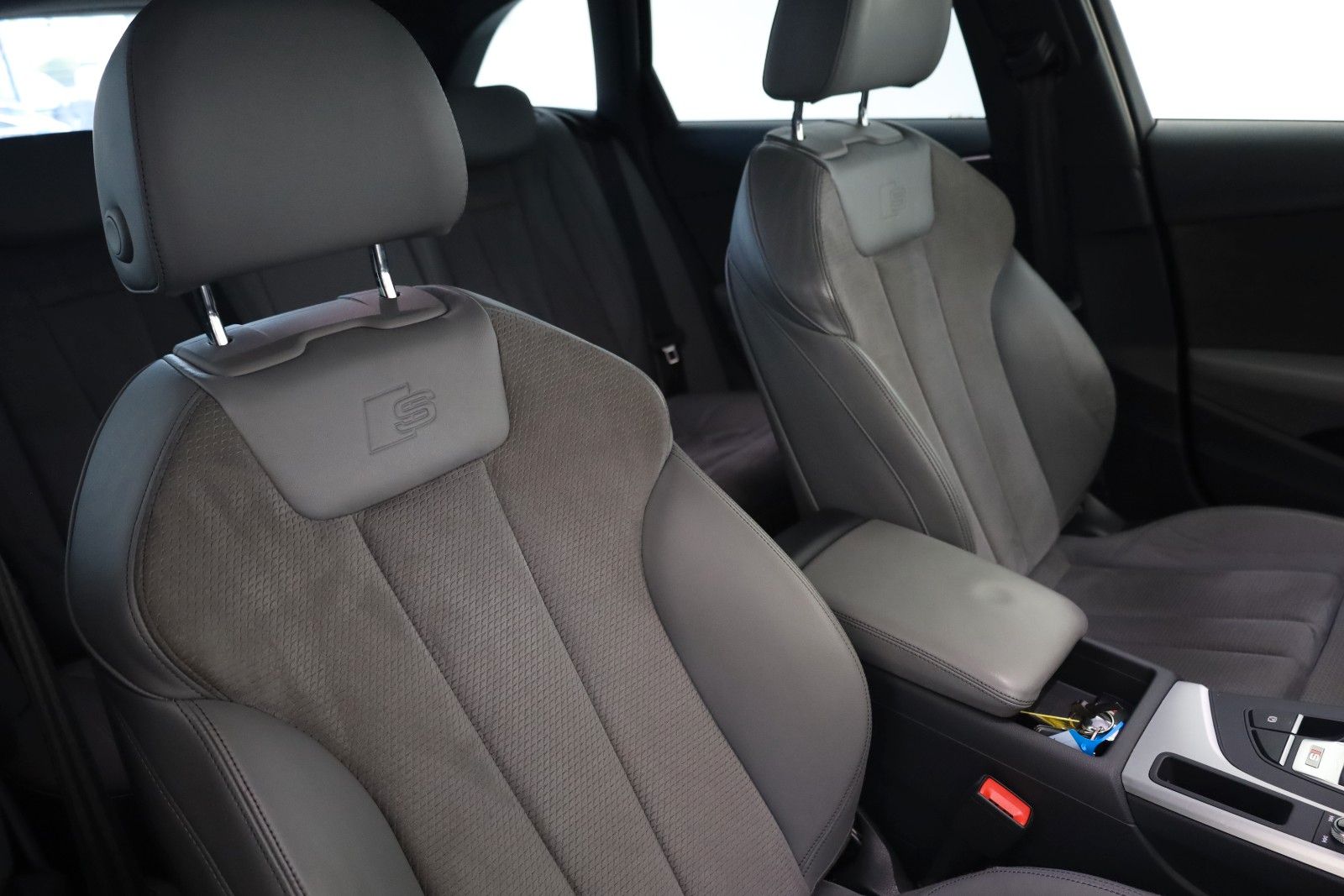 Fahrzeugabbildung Audi S4 Avant 3.0 TFSI quattro TLeder,Navi,Kamera,AHK