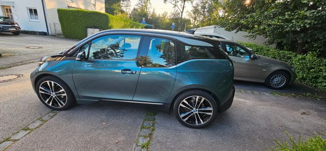 BMW i3   PROF. NAVI / 20 Zoll / LED/ PDC/ WLAN / DAB