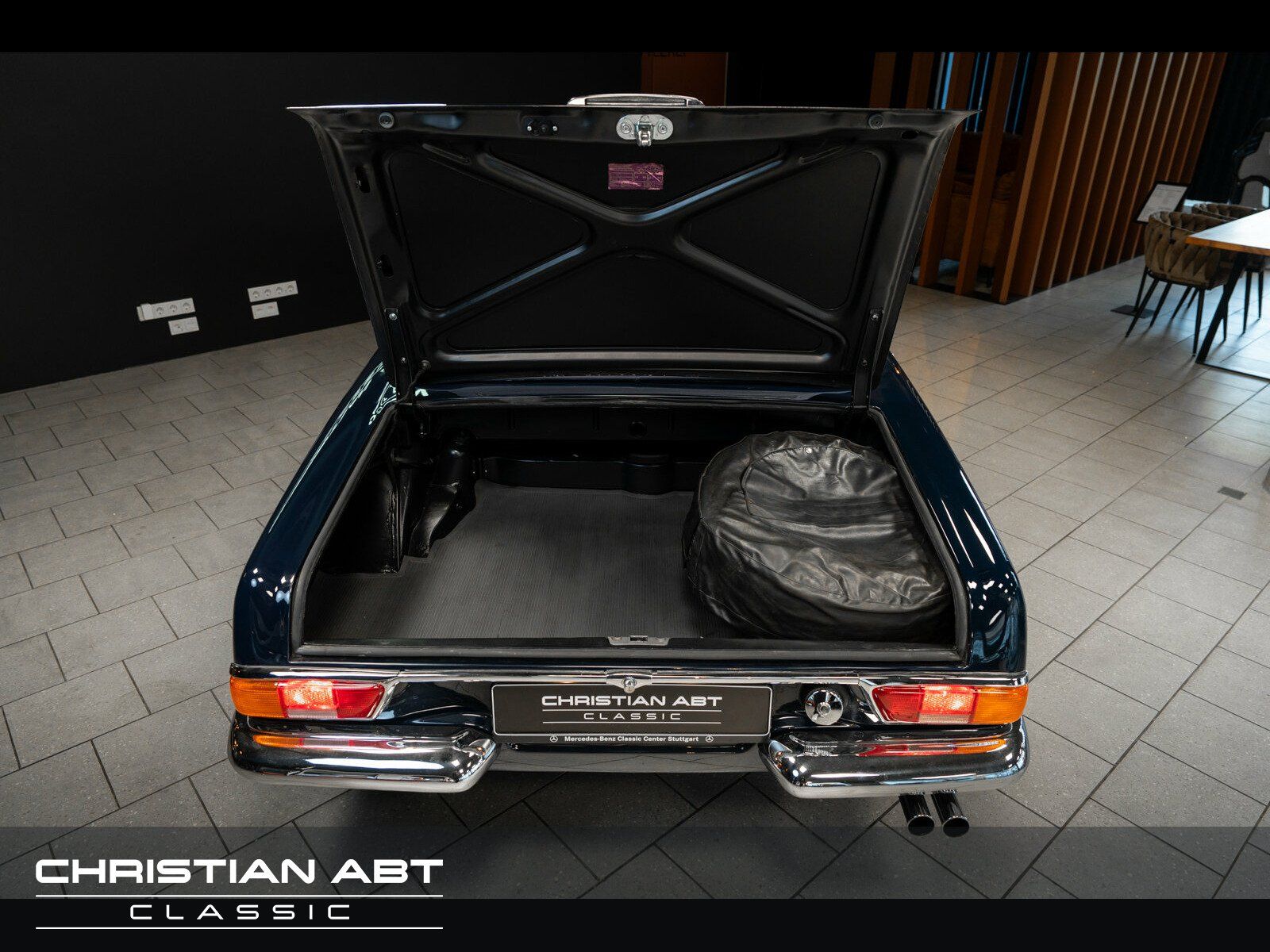 Fahrzeugabbildung Mercedes-Benz SL 280 Pagode