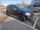 Mercedes-Benz ML 280 CDI 4MATIC - - schwarze Mercedes-Benz ML 280