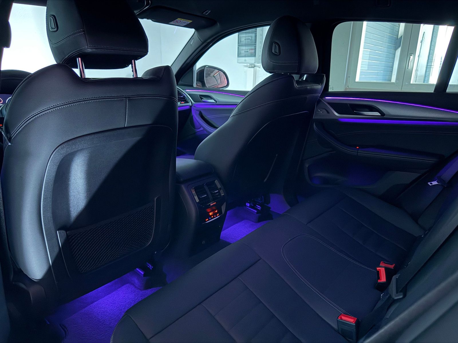 Fahrzeugabbildung BMW X4 xDrive 30 i M SPORT/LED/ NAVI PROF/HuD/1.HAND
